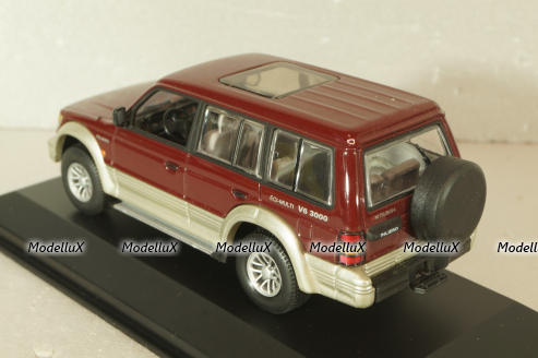 Mercedes 600 Pullman (W100), IXO 1:43