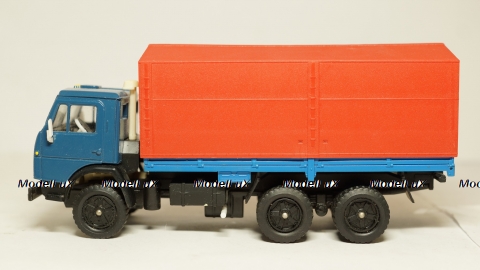 Камаз 5320 с тентом на резине синий/красный