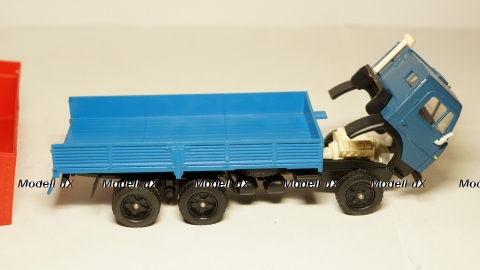 Камаз 5320 с тентом на резине синий/красный