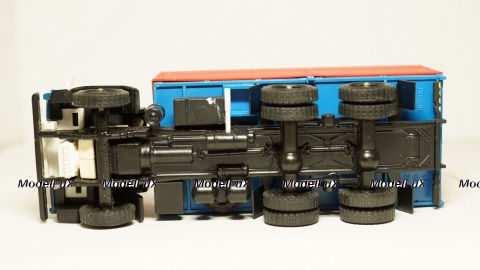 Камаз 5320 с тентом на резине синий/красный