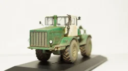 К 700 Кировец зелёно-белый со следами эксплуатации, 1:43