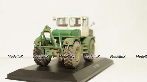 К 700 Кировец зелёно-белый со следами эксплуатации, 1:43