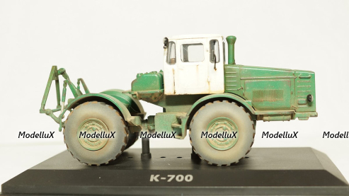 К 700 Кировец зелёно-белый со следами эксплуатации, 1:43