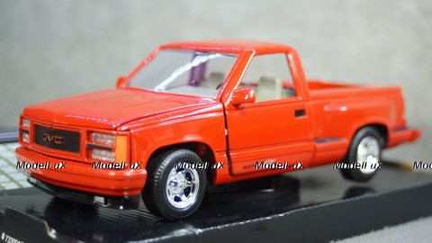 GMC Sierra GT Pickup red, MotorMax 1:24
