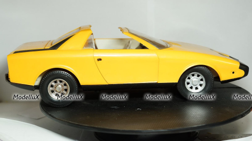 Alfa Romeo Alfetta Spider, 1:12