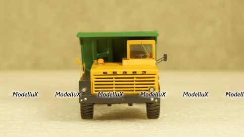 БЕЛАЗ 540А карьерный самосвал желтый/зеленый, Бригадир 1:87