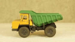 БЕЛАЗ 540А карьерный самосвал желтый/зеленый, Бригадир 1:87