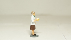 Фигурка Продавщица пива-кваса, Артель "Universal" 1:43 