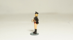 Фигурка Немка с пивом, Артель "Universal" 1:43 