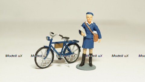 Фигурка Почтальонша с велосипедом, Артель "Universal" 1:43 