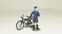 Фигурка Почтальонша с велосипедом, Артель "Universal" 1:43 