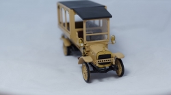 Руссо Балт автобус, Артель "Universal" 1:43 