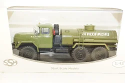 ЗИЛ 131 бензовоз, TruckTyr 1:43