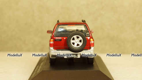 Suzuki Grand Vitara 2001 red/grey, Triple9 1:43