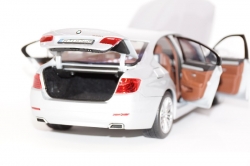BMW 550i F10 sedan 2010 1:18
