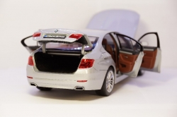 BMW 550i F10 sedan 2010 1:18