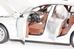 BMW 550i F10 sedan 2010 1:18