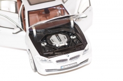 BMW 550i F10 sedan 2010 1:18