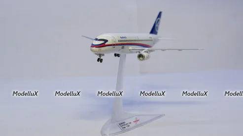 СУ-100 Sukhoi Superjet 100 собранная модель самолета, Herpa 1:200