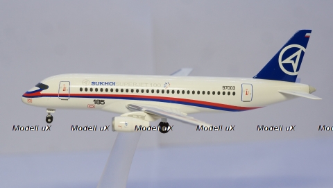 СУ-100 Sukhoi Superjet 100 собранная модель самолета, Herpa 1:200