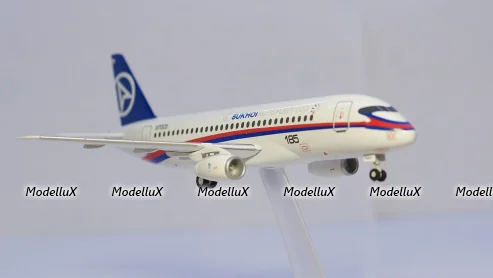 СУ-100 Sukhoi Superjet 100 собранная модель самолета, Herpa 1:200