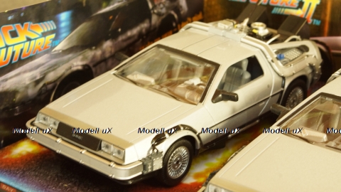 DeLorean Back to the Future I, II, III (набор из 3 машин), 22400, Welly 1:24