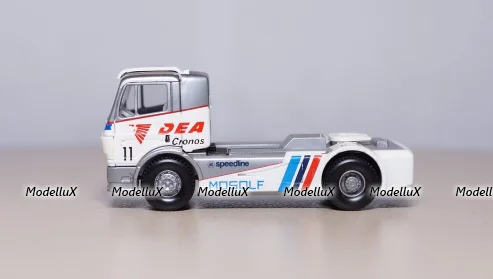 Mercedes, кольцевые гонки, 1:87