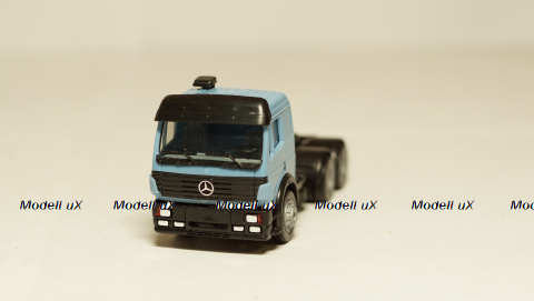Мercedes тягач голубой, КУМ 058 1:87