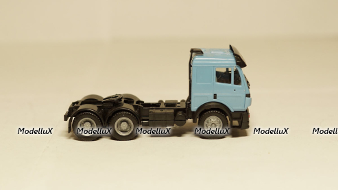 Мercedes тягач голубой, КУМ 058 1:87