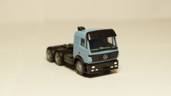 Мercedes тягач голубой, КУМ 058 1:87