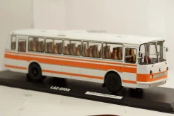 ГАЗ 51 с п/п Фургон Одежда, TruckTyr 1:43