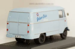 Land Rover Defender 110 Station Wagon 1:18 