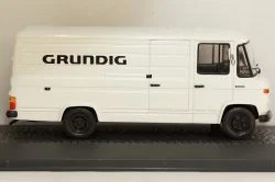 Land Rover Defender 110 Station Wagon 1:18 
