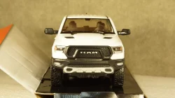 Dodge Ram 1500 Crew Cab Rebel white, 79358, MotorMax 1:24