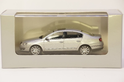 BMW M5 (F10) 2011 1:18