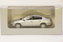 BMW M5 (F10) 2011 1:18