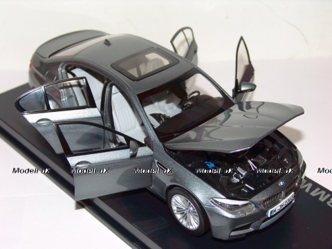 BMW M5 (F10) 2011 1:18