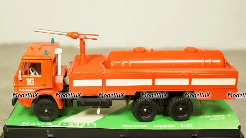 Камаз 53212 АП пожарный в боксе 03.1992, 1:43