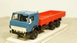 Камаз 53212 в боксе 08.1989, 1:43
