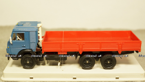 Камаз 53212 в боксе 08.1989, 1:43