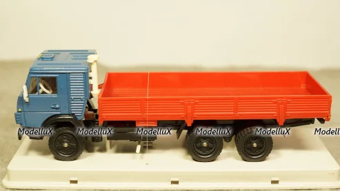 Камаз 53212 в боксе 08.1989, 1:43