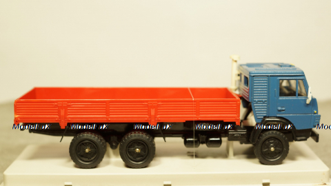 Камаз 53212 в боксе 08.1989, 1:43