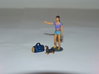 Фигурка Девушка Автостоп с сумкой и таксой