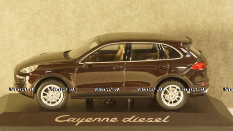 Porsche Cayenne E2 II Diesel (958) 2014 dark brown, WAP0200030E, Minichamps 1:43