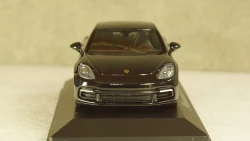 Porsche Panamera 4 (2. Generation) 2017 black, Herpa 1:43