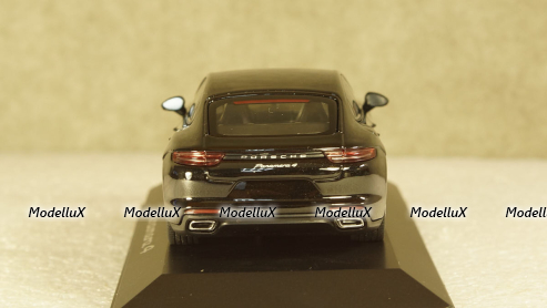 Porsche Panamera 4 (2. Generation) 2017 black, Herpa 1:43