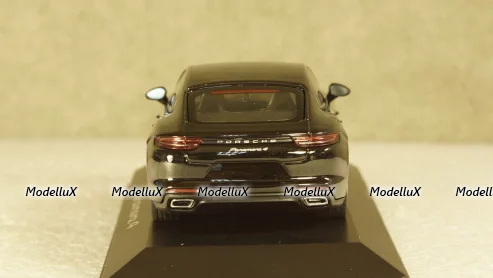 Porsche Panamera 4 (2. Generation) 2017 black, Herpa 1:43