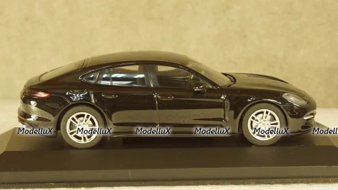 Porsche Panamera 4 (2. Generation) 2017 black, Herpa 1:43