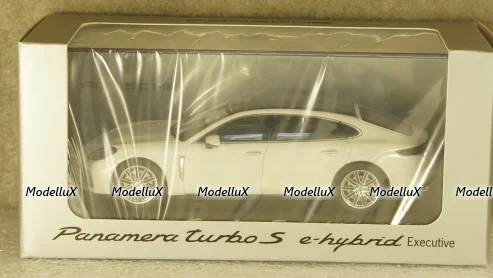 Porsche Panamera Turbo S E-Hybrid Executive G2 white, Herpa 1:43