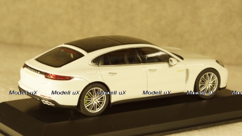 Porsche Panamera Turbo S E-Hybrid Executive G2 white, Herpa 1:43